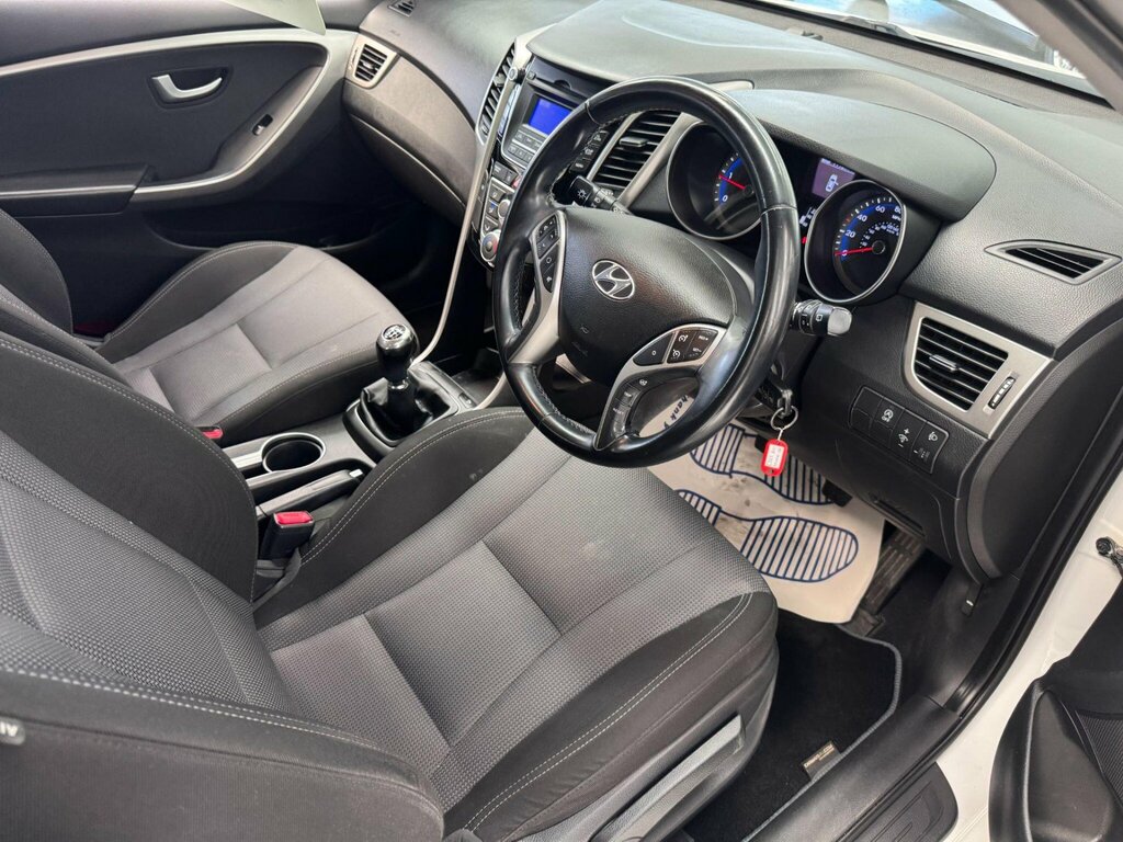 Hyundai I30 1.6 Crdi Se Business Edition Blue Drive 109 Bhp Blue #20