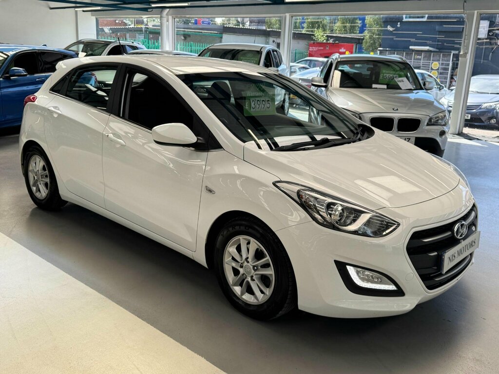 Hyundai I30 1.6 Crdi Blue Drive Se Euro 6 Ss White #4