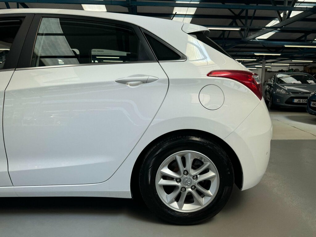 Hyundai I30 1.6 Crdi Se Business Edition Blue Drive 109 Bhp Blue #11