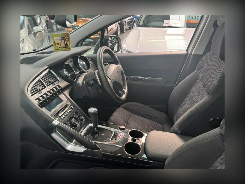 Peugeot 3008 1.6 Hdi 112 Exclusive Red #44