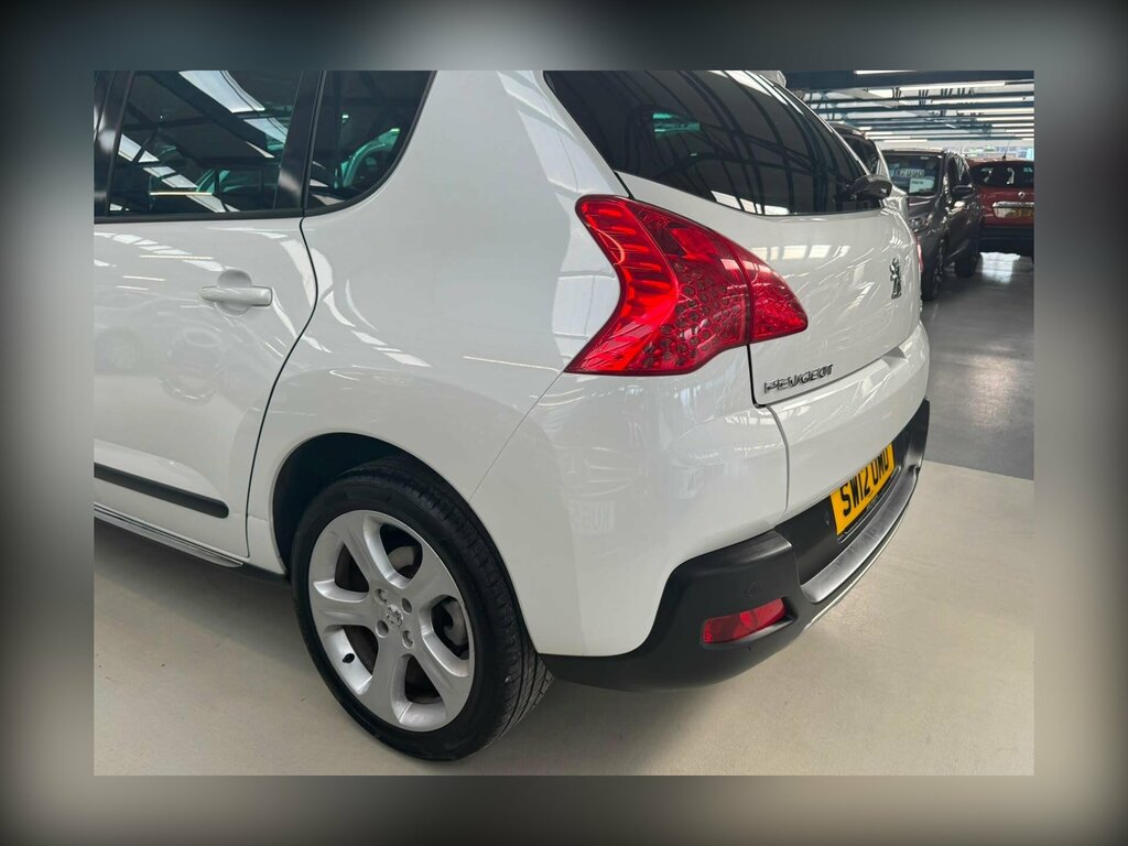 Peugeot 3008 1.6 Hdi 112 Exclusive Red #11