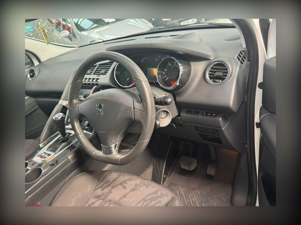 Peugeot 3008 1.6 Hdi 112 Exclusive Red #18