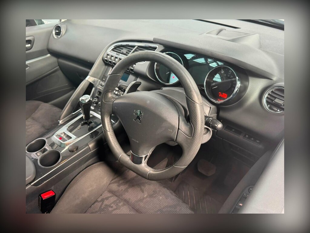Peugeot 3008 1.6 Hdi 112 Exclusive Red #40