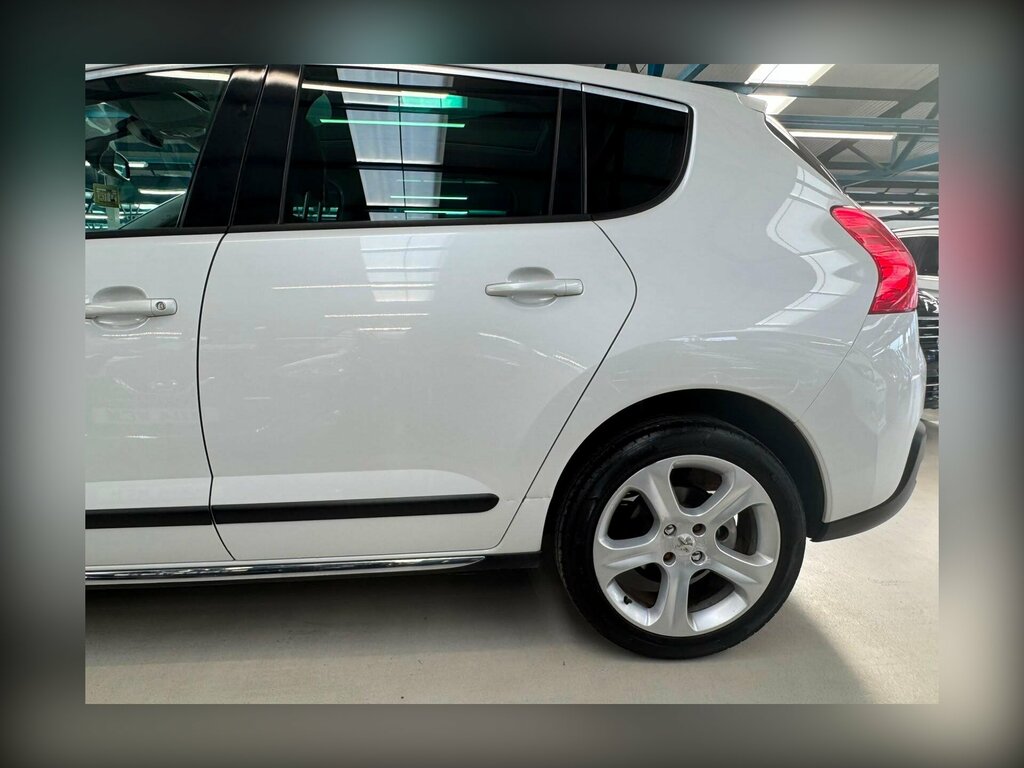 Peugeot 3008 1.6 Hdi 112 Exclusive Red #13