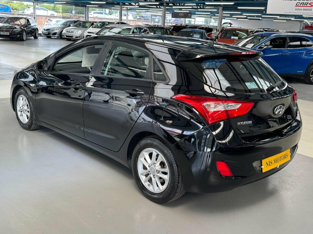 Hyundai I30 1.6 Crdi Blue Drive Active Euro 5 Ss Black #2