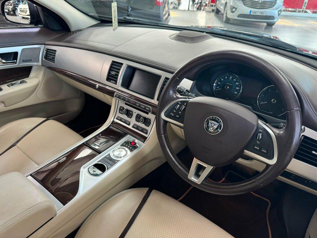 Jaguar XF 2.2D Luxury Sportbrake Euro 5 Ss Blue #15