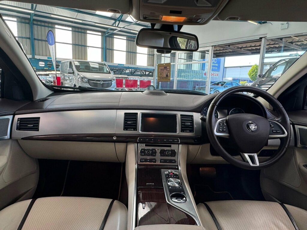 Jaguar XF 2.2D Luxury Sportbrake Euro 5 Ss Blue #18