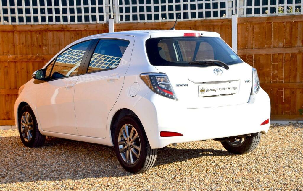 Toyota Yaris 1.33 Dual Vvt-i Icon Plus Euro 5 White #4
