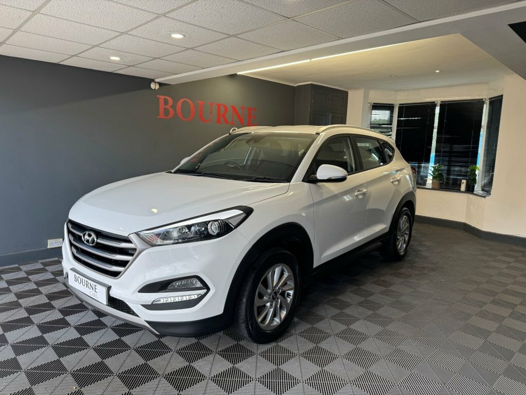 Hyundai Tucson 1.7L Se Nav White #2