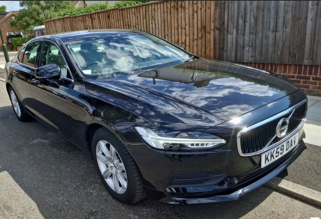 Volvo S90 2L Momentum Black