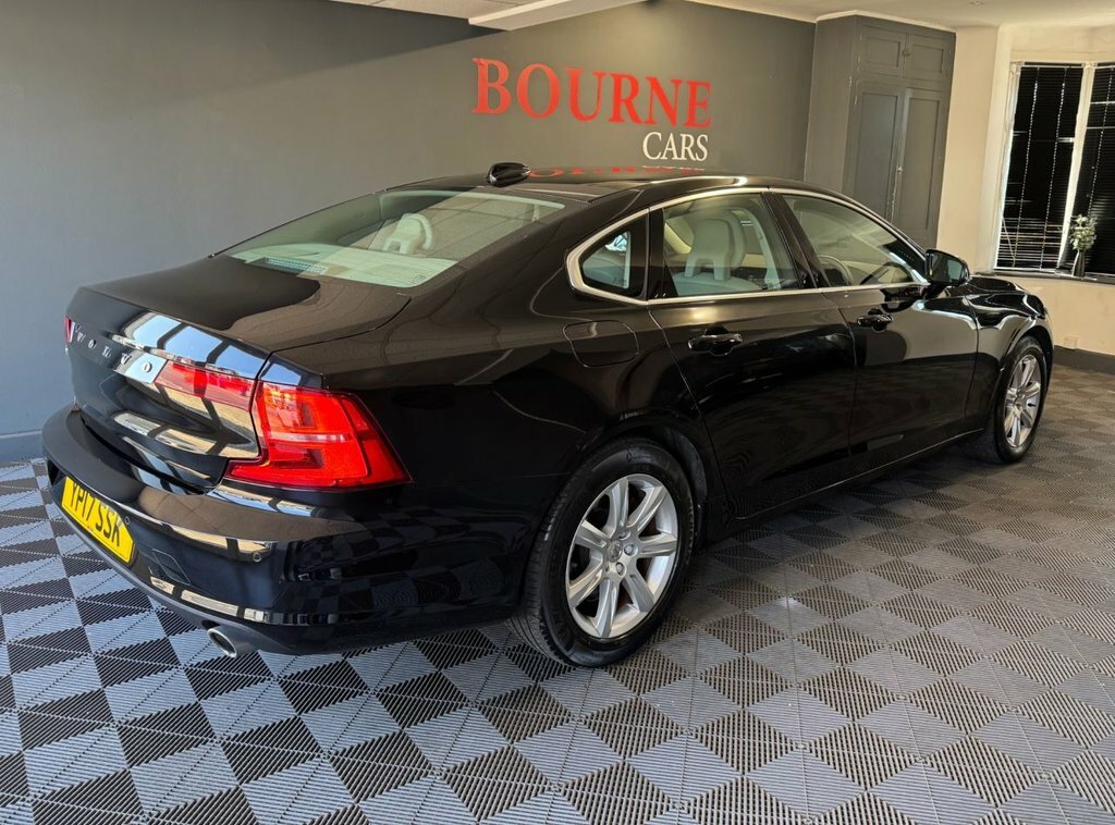 Volvo S90 2L Momentum Black #4