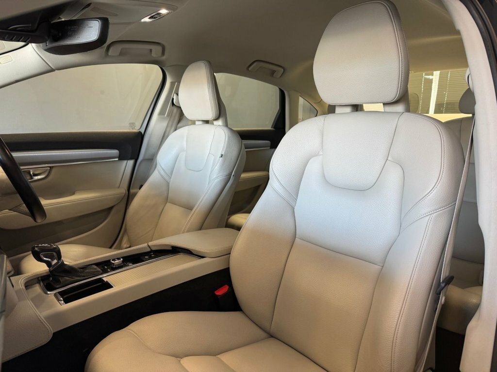 Volvo S90 2L Momentum Black #5