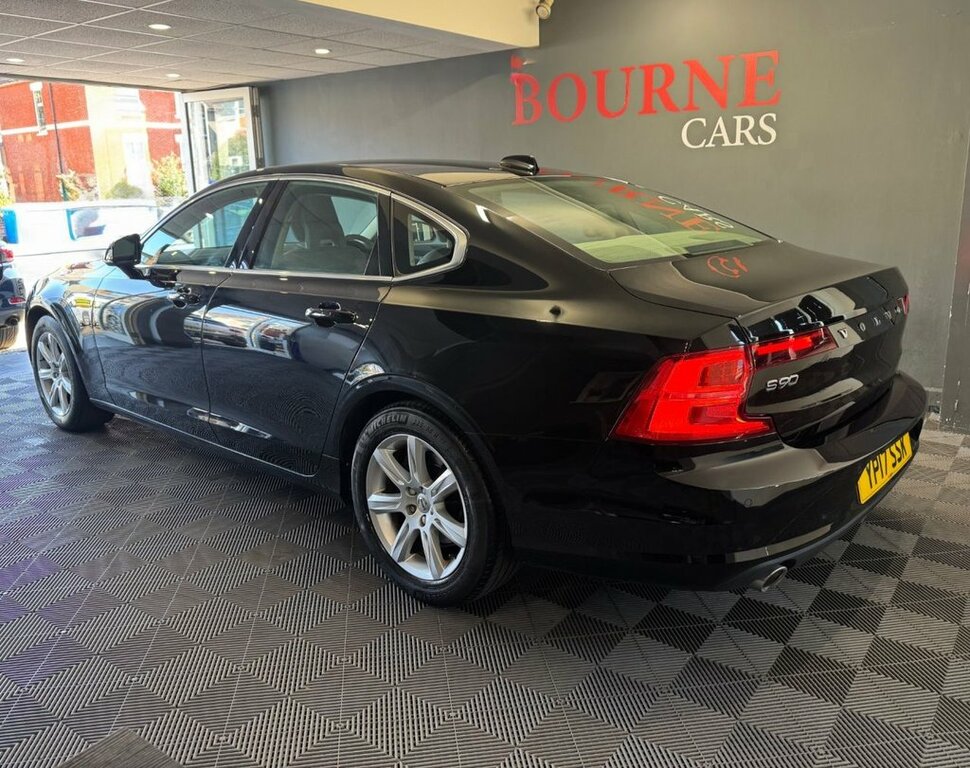 Volvo S90 2L Momentum Black #3