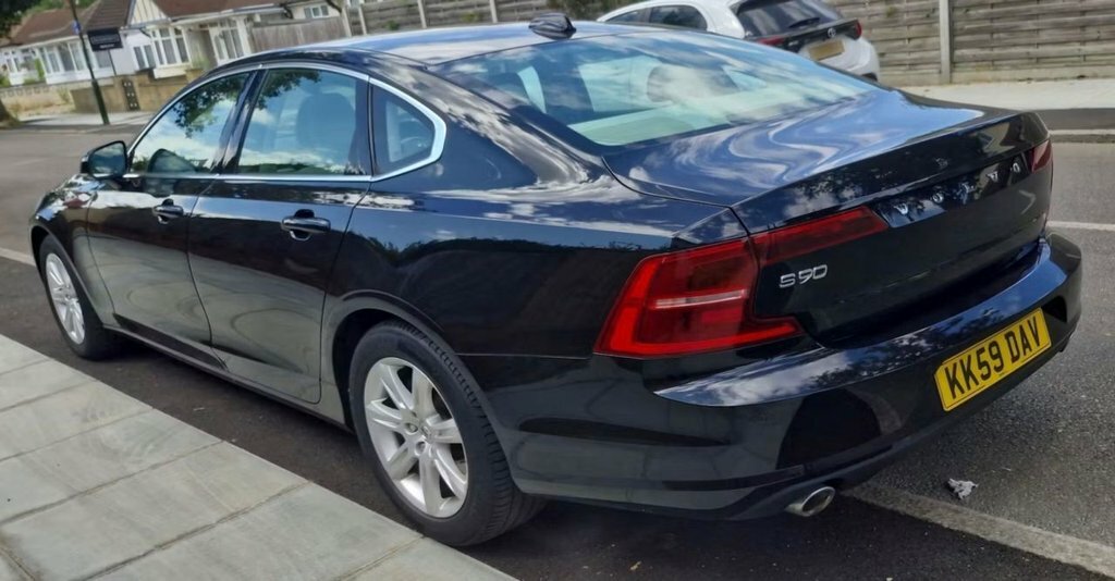Volvo S90 2L Momentum Black #3
