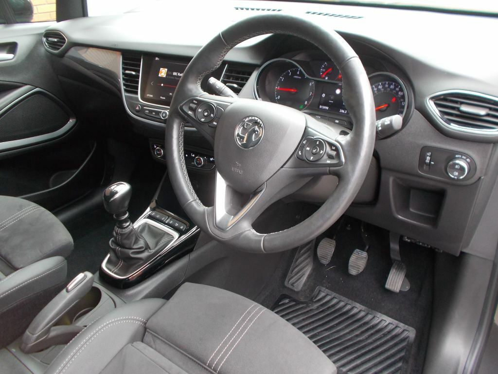 Vauxhall Crossland Vauxhall Crossland 1.2 Turbo Ultimate Suv Petr FY22VKN Grey #3
