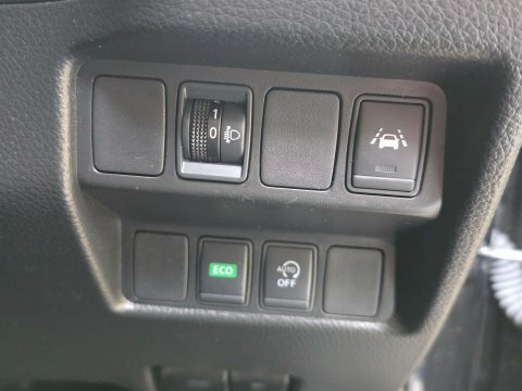 Nissan Qashqai 1.3L Tekna White #34
