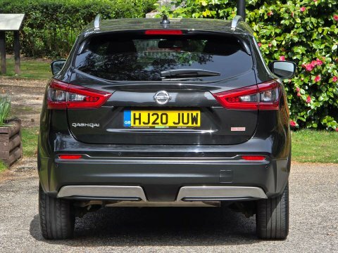 Nissan Qashqai 1.3L Tekna White #40