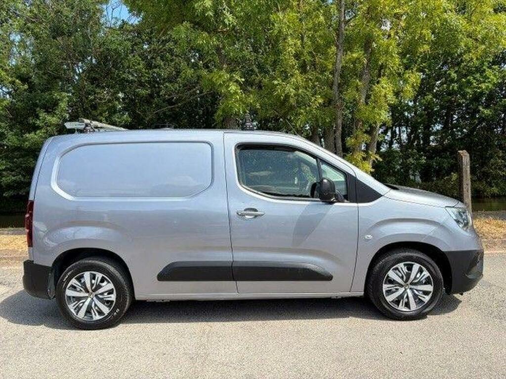 Vauxhall Combo 1.5 Turbo D 2300 Sportive L2 H1 Euro 6 White #8