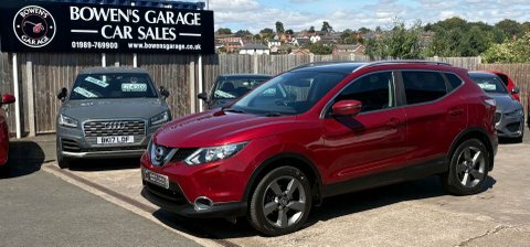 Nissan Qashqai 1.5 Qashqai N-connecta EO66OFL Red #3