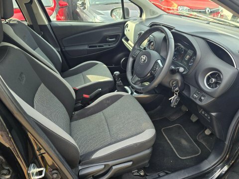 Toyota Yaris 1.5 Vvt-h Gr Sport Hatchback Hybrid E-c Black #6