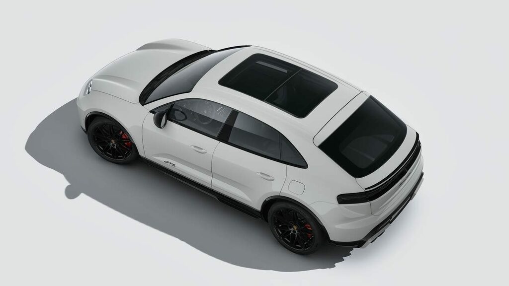 Porsche Macan Electric Black #4