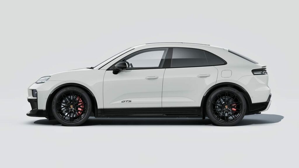 Porsche Macan Electric Black #2
