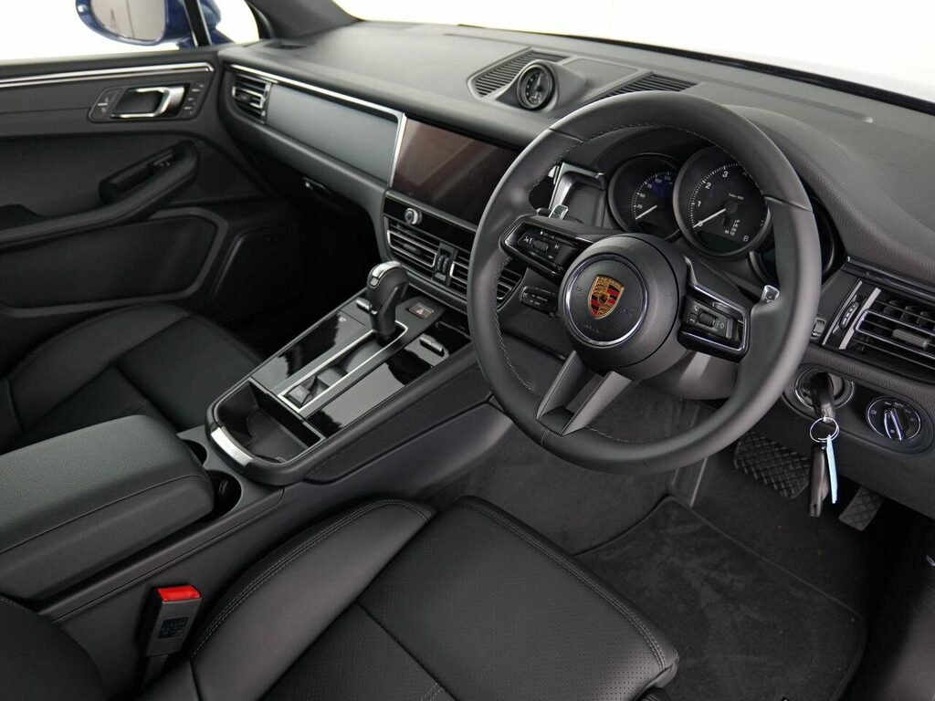 Porsche Macan Petrol Blue #5