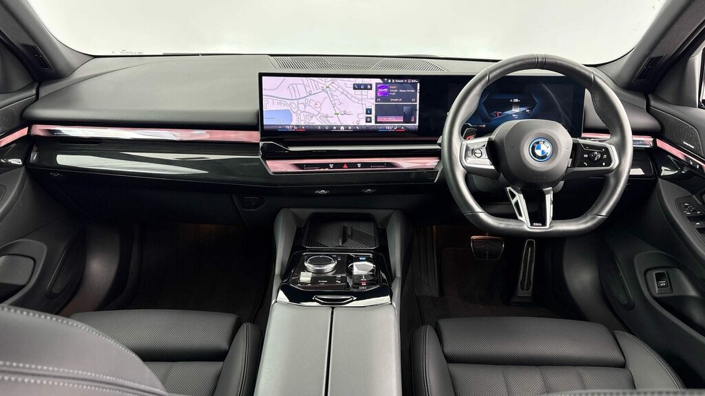 BMW i5 Saloon Blue #4