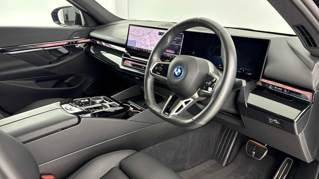 BMW i5 Saloon Blue #6