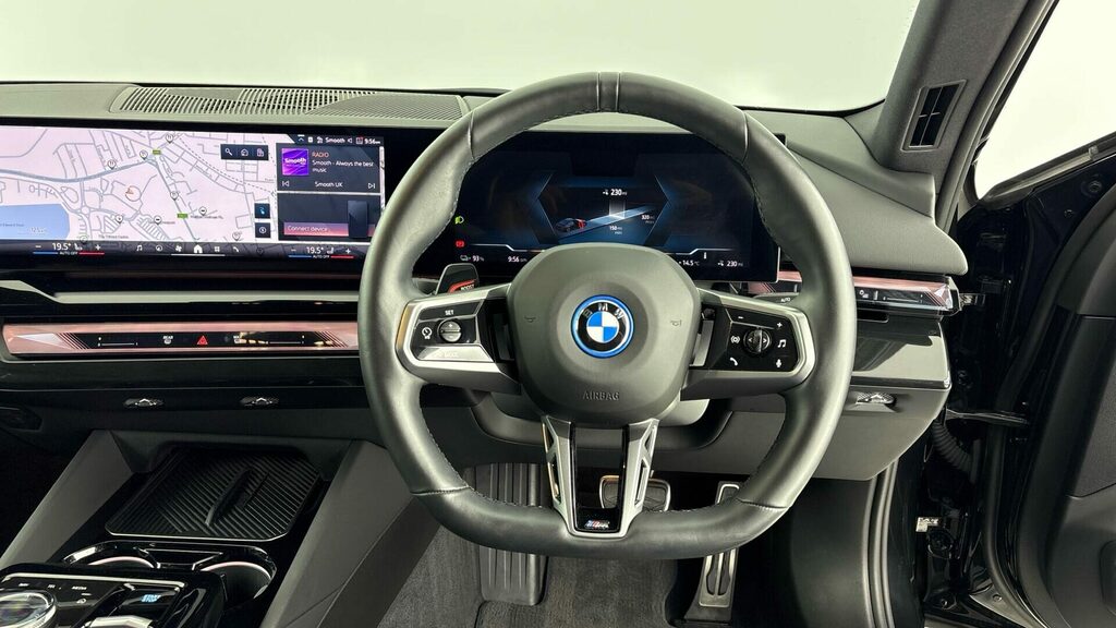 BMW i5 Saloon Blue #5