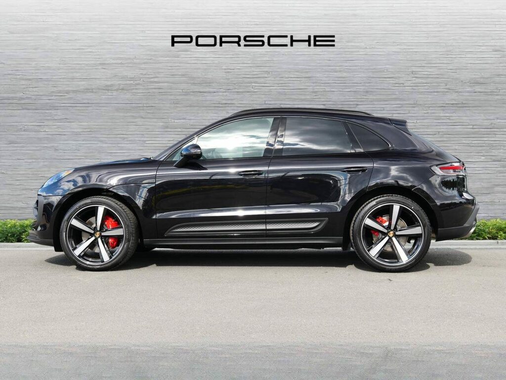 Porsche Macan Petrol Black #2
