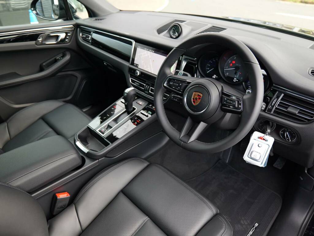 Porsche Macan S Black #5