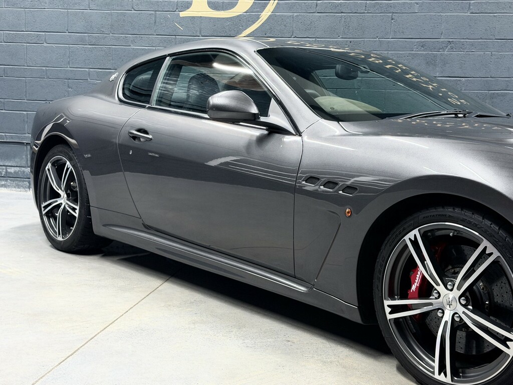 Maserati GranTurismo S Grey #32