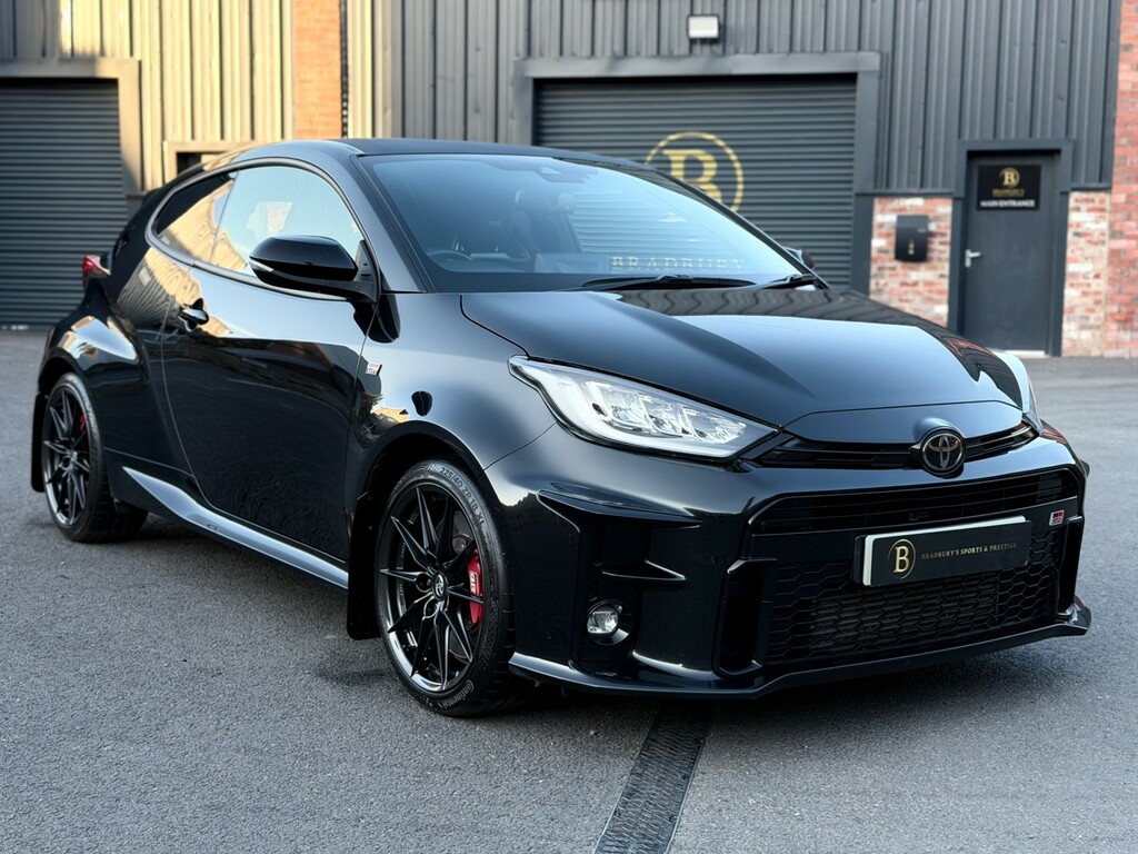 Toyota Yaris 1.6 T Gr Circuit Black #4