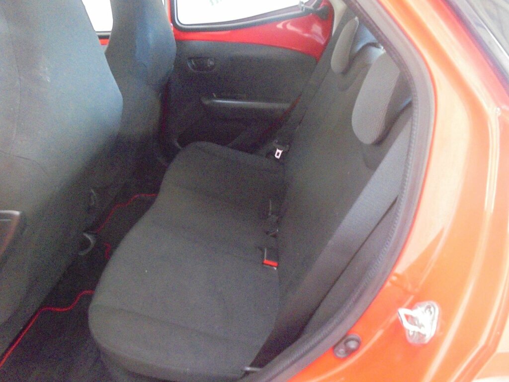 Toyota Aygo 1.0 Vvt-i X-cite X-shift  #7