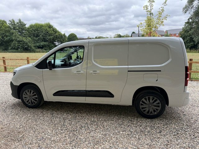 Peugeot Partner Bluehdi 950 Asphalt Long KO24VBJ White #5