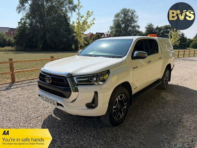 Toyota HILUX D-4d Invincible Pickup Double White #3