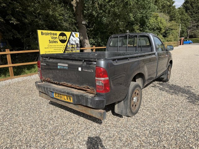 Toyota HILUX D-4d Hl2 Pickup Grey #4