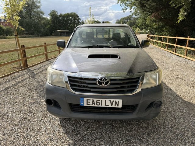 Toyota HILUX D-4d Hl2 Pickup Grey #2