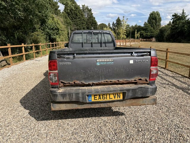 Toyota HILUX D-4d Hl2 Pickup Grey #5
