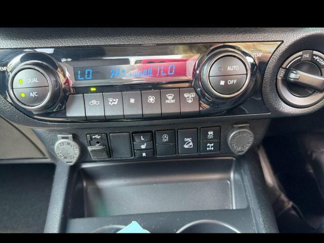 Toyota HILUX Active 2.4 D-4d Dcab Black #24