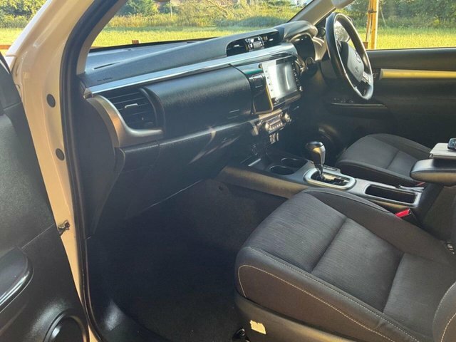 Toyota HILUX Active Pick Up 2.4 D-4d Grey #33