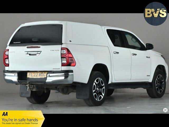 Toyota HILUX D-4d Invincible Pickup Double White #4