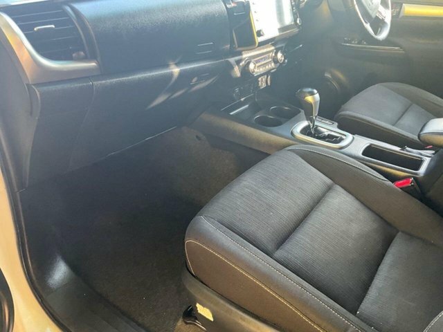 Toyota HILUX Active Pick Up 2.4 D-4d Grey #34