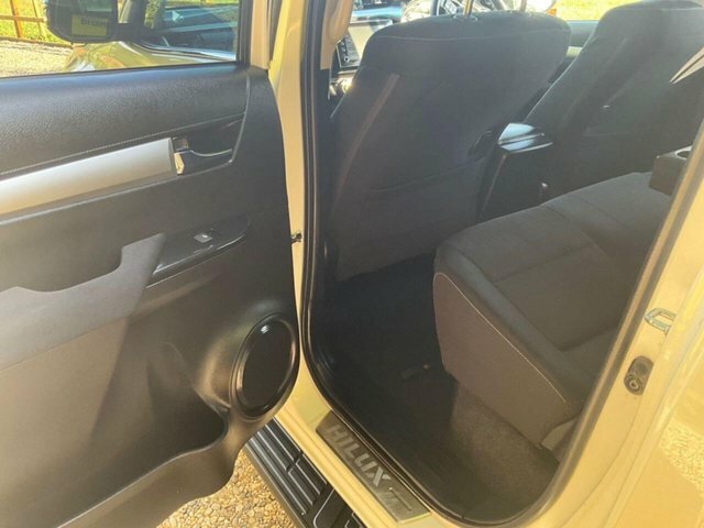 Toyota HILUX Active Pick Up 2.4 D-4d Grey #32