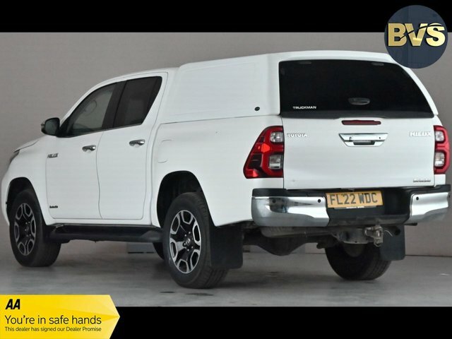 Toyota HILUX D-4d Invincible Pickup Double White #3