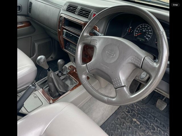 Nissan Patrol Td Se Suv Green #9