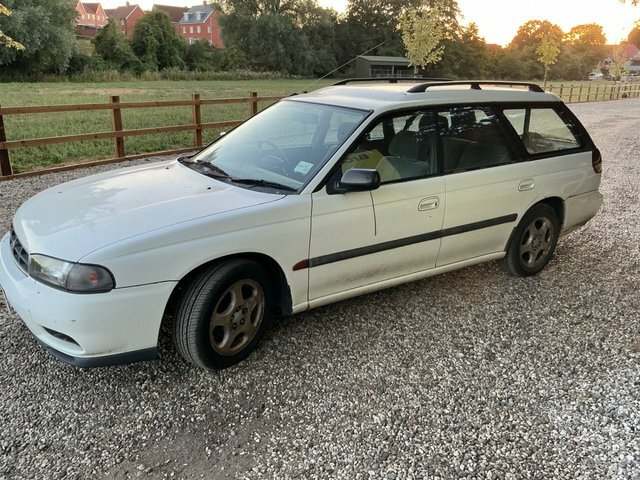 Subaru Legacy Classic Gl Sport Tourer White #4