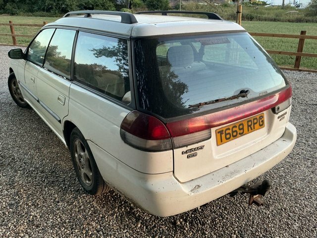 Subaru Legacy Classic Gl Sport Tourer White #5