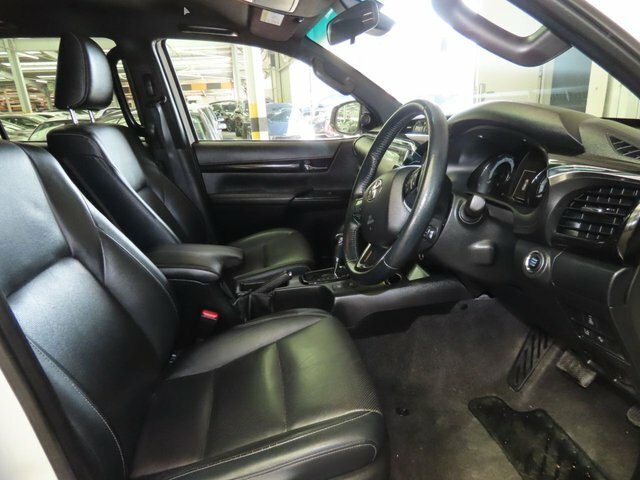 Toyota HILUX 2.4 D-4d Active 4Wd Euro 6 3.5T Black #16